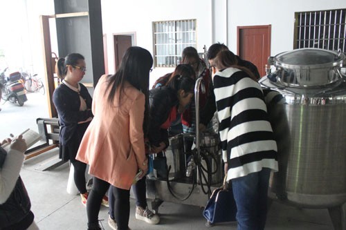 膠體磨培訓(xùn)現(xiàn)場圖