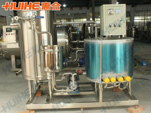 李時(shí)珍醫(yī)藥集團(tuán)客戶到工廠參觀UHT滅菌機(jī)樣品